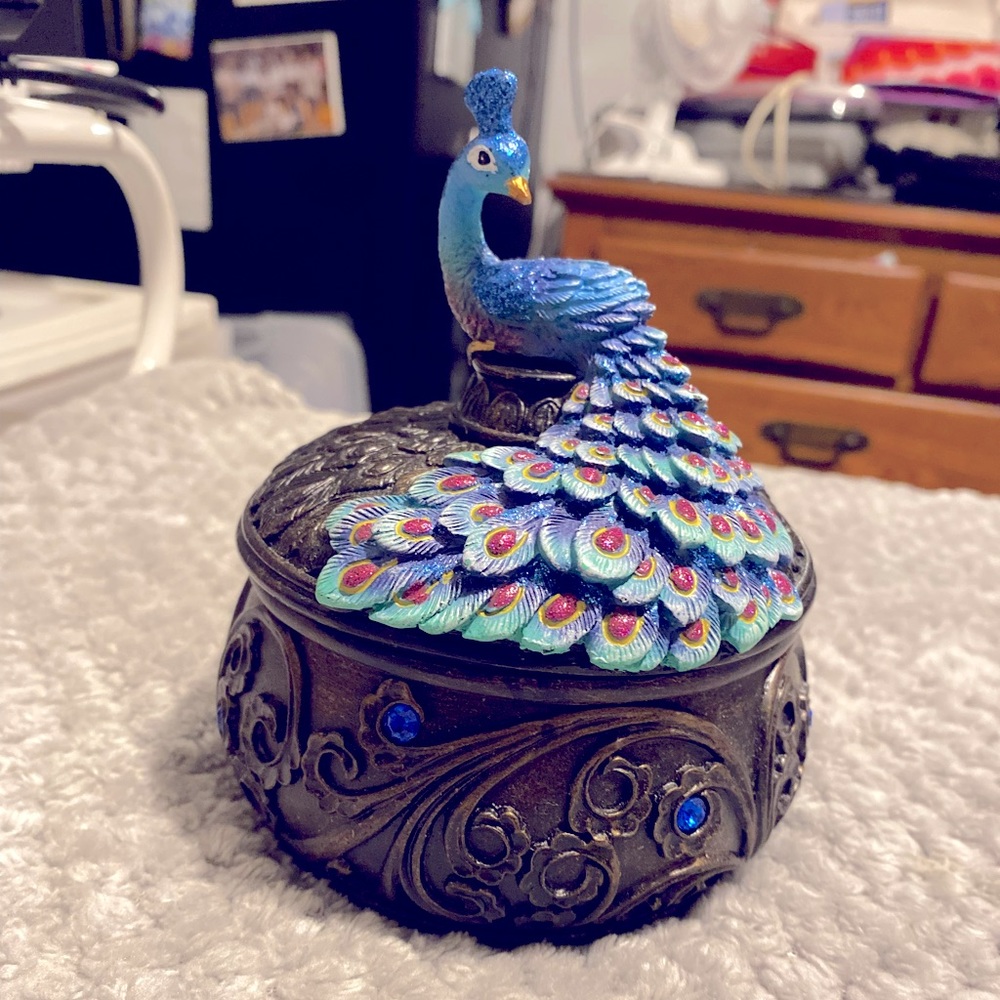 Peacock jewelry/trinket box